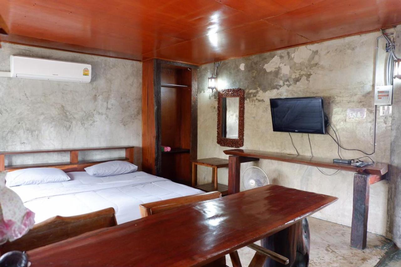 Chokchai Hotel Szajok Kültér fotó