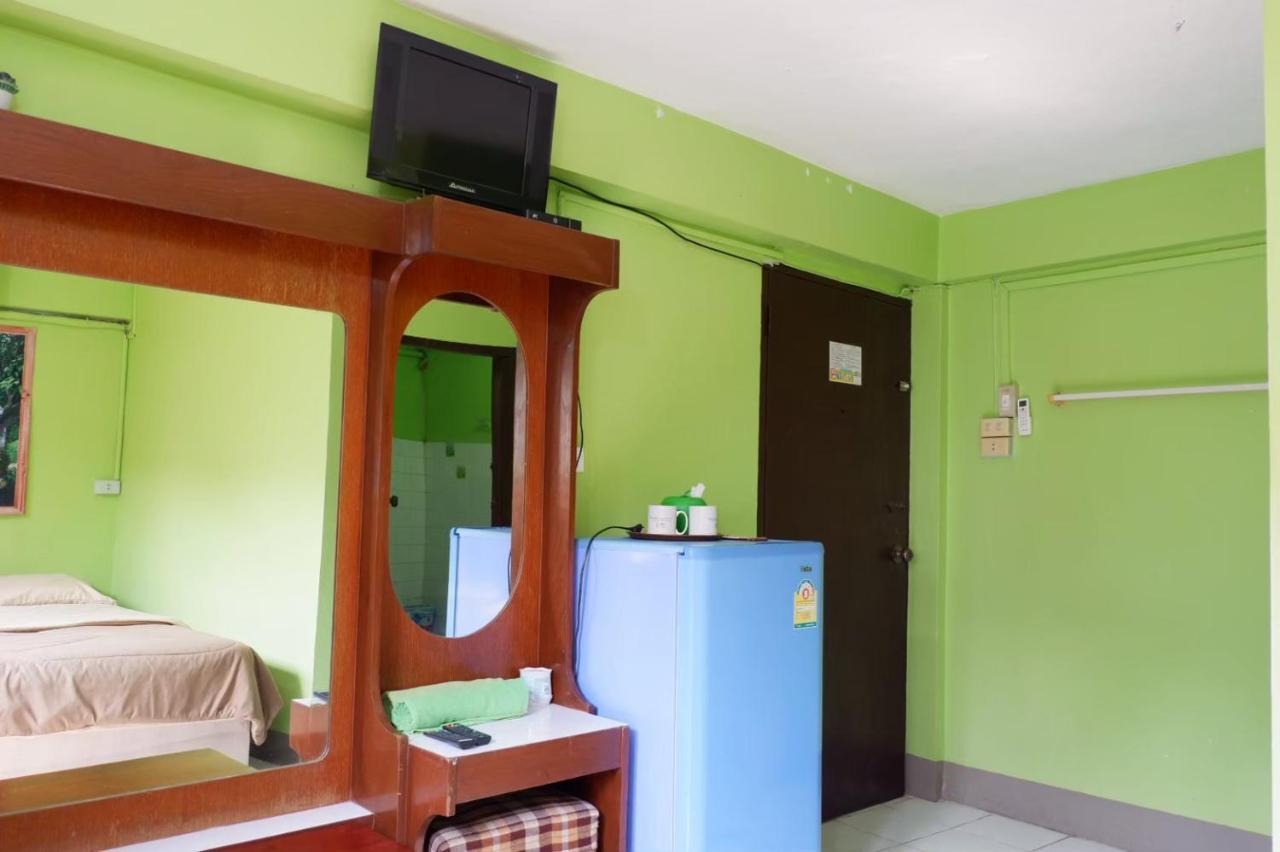 Chokchai Hotel Szajok Kültér fotó